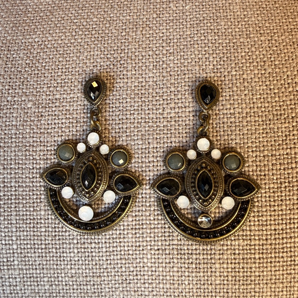 Elegant Black and White Chandelier Earrings